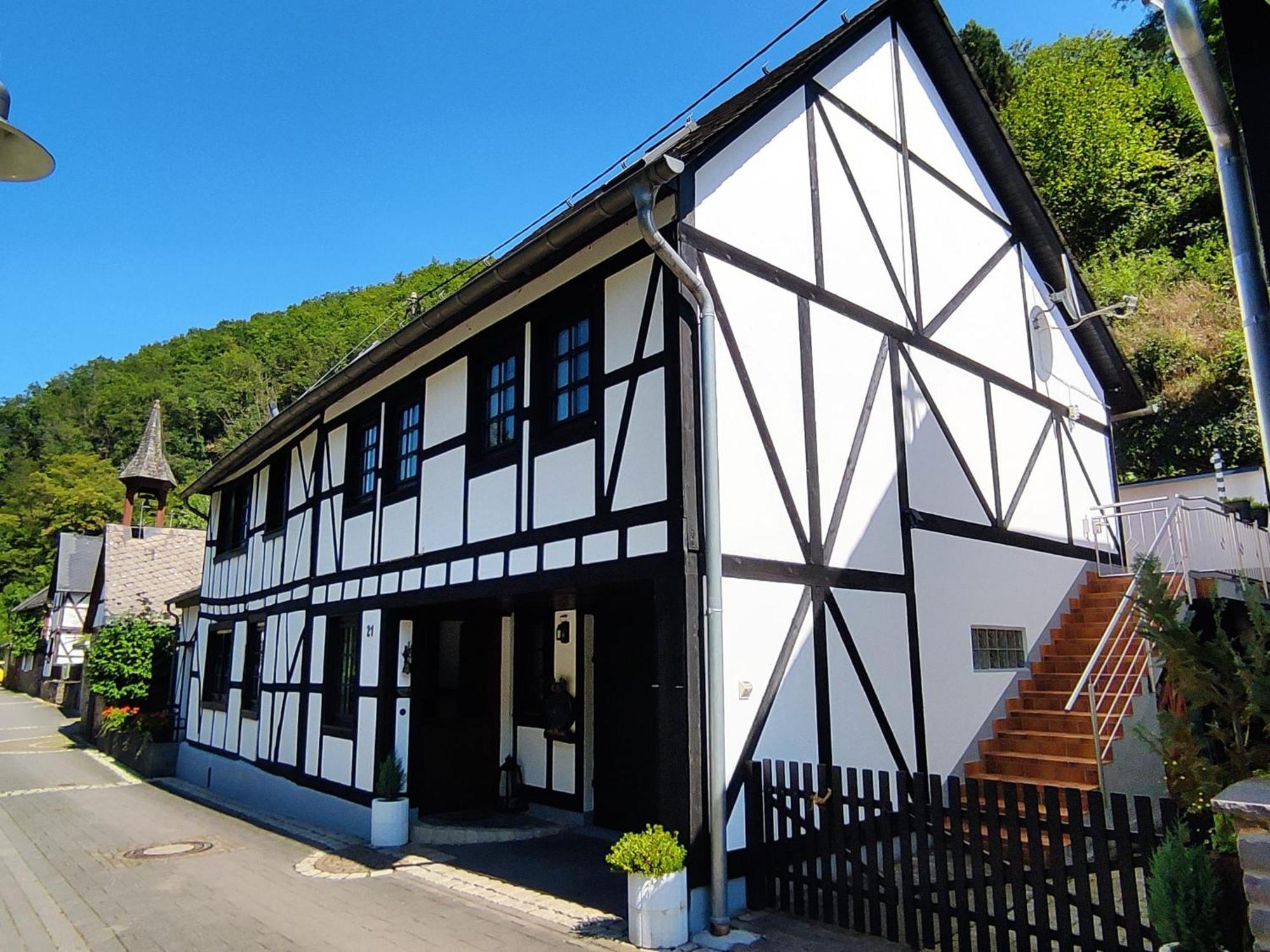 Ferienwohnung 'Unter Der Burg' Brodenbach Exterior photo